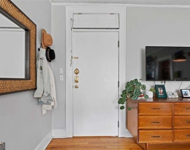 70 Sheridan Drive Ne - Photo Thumbnail 2