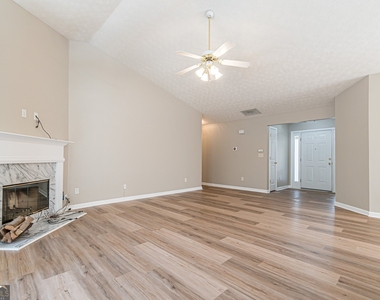 5755 Lakeview Circle - Photo Thumbnail 14