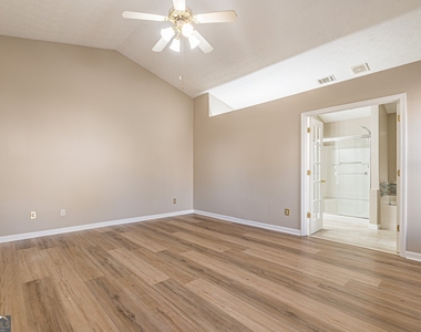 5755 Lakeview Circle - Photo Thumbnail 40