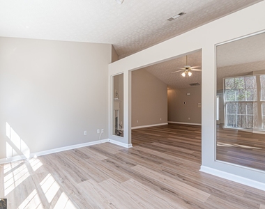 5755 Lakeview Circle - Photo Thumbnail 16