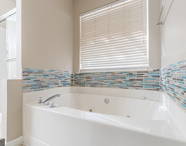 5755 Lakeview Circle - Photo Thumbnail 36