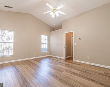 5755 Lakeview Circle - Photo Thumbnail 32