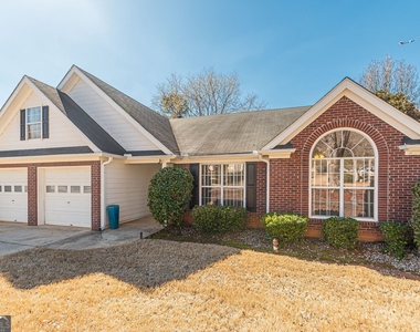 5755 Lakeview Circle - Photo Thumbnail 1