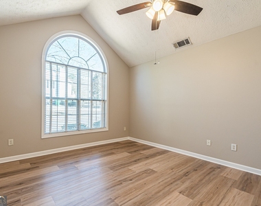 5755 Lakeview Circle - Photo Thumbnail 30