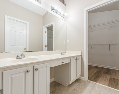 5755 Lakeview Circle - Photo Thumbnail 34