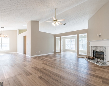 5755 Lakeview Circle - Photo Thumbnail 13