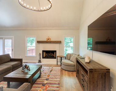 335 Butterfield Lane - Photo Thumbnail 13