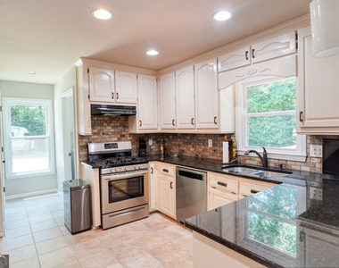 335 Butterfield Lane - Photo Thumbnail 5