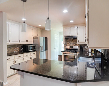 335 Butterfield Lane - Photo Thumbnail 6