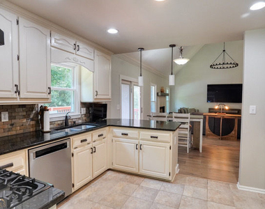 335 Butterfield Lane - Photo Thumbnail 9