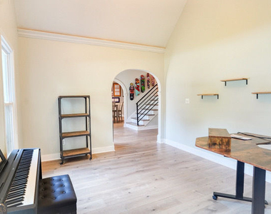 335 Butterfield Lane - Photo Thumbnail 11