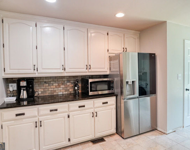 335 Butterfield Lane - Photo Thumbnail 7