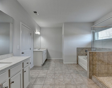 7410 Ansley View Lane - Photo Thumbnail 54