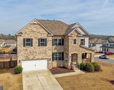 7410 Ansley View Lane - Photo Thumbnail 5