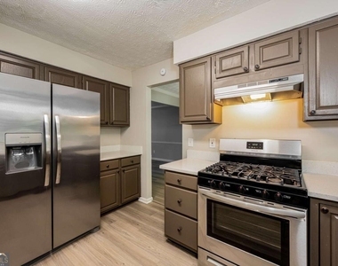 745 Mountain Oaks Parkway - Photo Thumbnail 4
