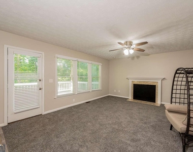 745 Mountain Oaks Parkway - Photo Thumbnail 5