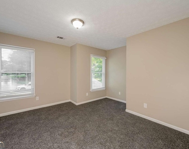 745 Mountain Oaks Parkway - Photo Thumbnail 10
