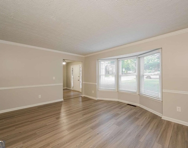 745 Mountain Oaks Parkway - Photo Thumbnail 1
