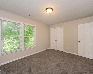 745 Mountain Oaks Parkway - Photo Thumbnail 11