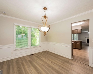 745 Mountain Oaks Parkway - Photo Thumbnail 2