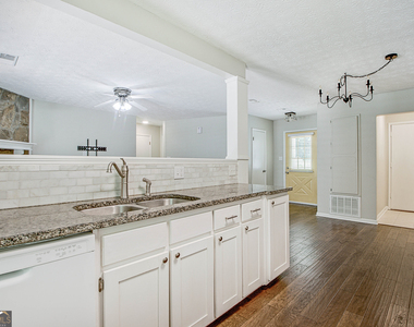 413 Deergrass Trail - Photo Thumbnail 13