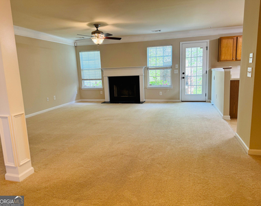 2515 Sheldon Place - Photo Thumbnail 5