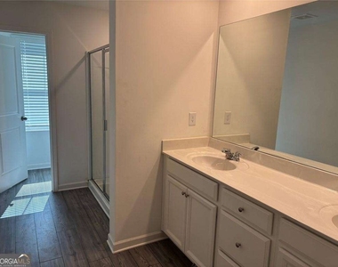 199 Peregrine Point - Photo Thumbnail 11