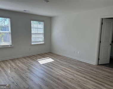 199 Peregrine Point - Photo Thumbnail 10