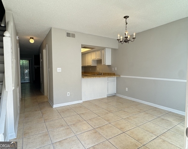 3547 Peachtree Corne Circle - Photo Thumbnail 2
