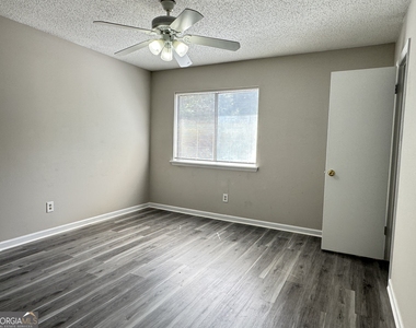 3547 Peachtree Corne Circle - Photo Thumbnail 8