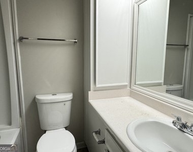 3547 Peachtree Corne Circle - Photo Thumbnail 10
