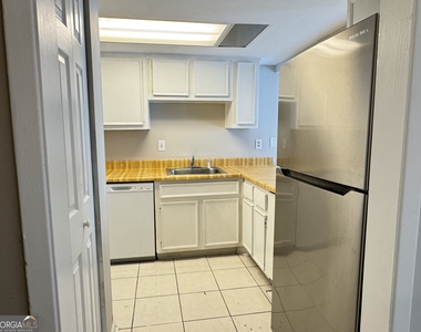 3547 Peachtree Corne Circle - Photo Thumbnail 5