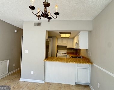 3547 Peachtree Corne Circle - Photo Thumbnail 3