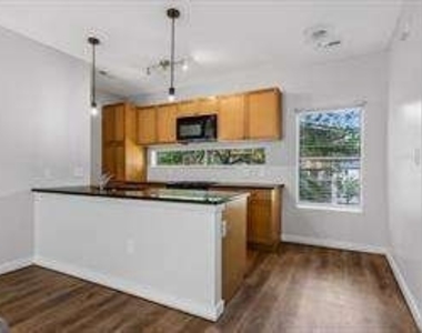 110 Moreland Avenue Se - Photo Thumbnail 1