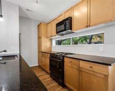 110 Moreland Avenue Se - Photo Thumbnail 10