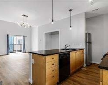 110 Moreland Avenue Se - Photo Thumbnail 3