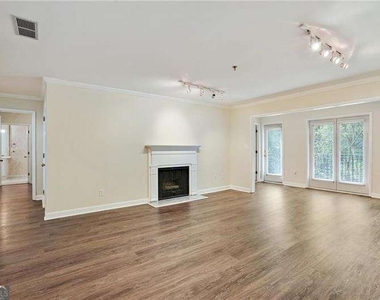 3203 Lenox Road Ne - Photo Thumbnail 3