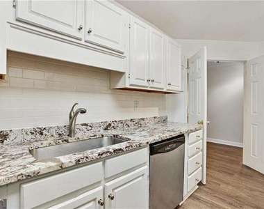 3203 Lenox Road Ne - Photo Thumbnail 6