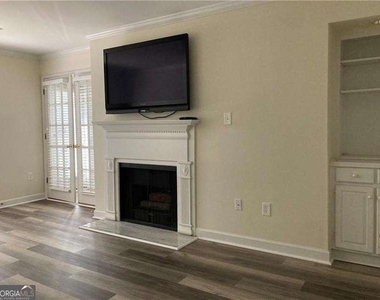 3203 Lenox Road Ne - Photo Thumbnail 8
