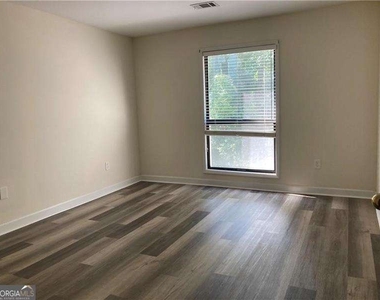 3203 Lenox Road Ne - Photo Thumbnail 13