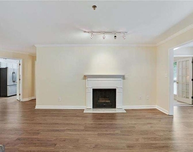3203 Lenox Road Ne - Photo Thumbnail 2