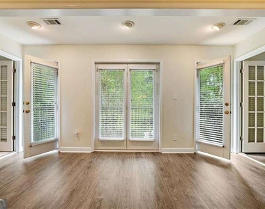 3203 Lenox Road Ne - Photo Thumbnail 7
