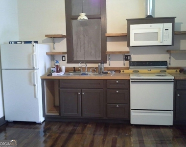359 Railroad Street - Photo Thumbnail 4