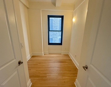 2nd Avenue - Photo Thumbnail 5
