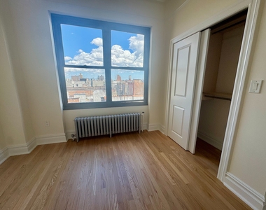 2nd Avenue - Photo Thumbnail 7