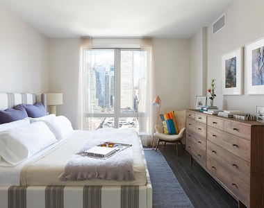 Tenth Avenue - Photo Thumbnail 2