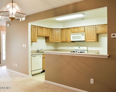 311 Brookfield Drive - Photo Thumbnail 5