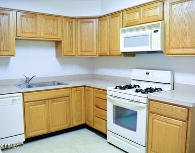 311 Brookfield Drive - Photo Thumbnail 6