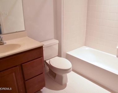 311 Brookfield Drive - Photo Thumbnail 10