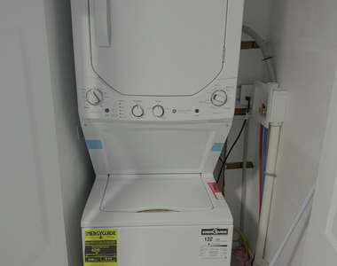 22 Bay Avenue - Photo Thumbnail 10
